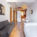 Paseo St Joan Classic 4Bd For 10 Guests