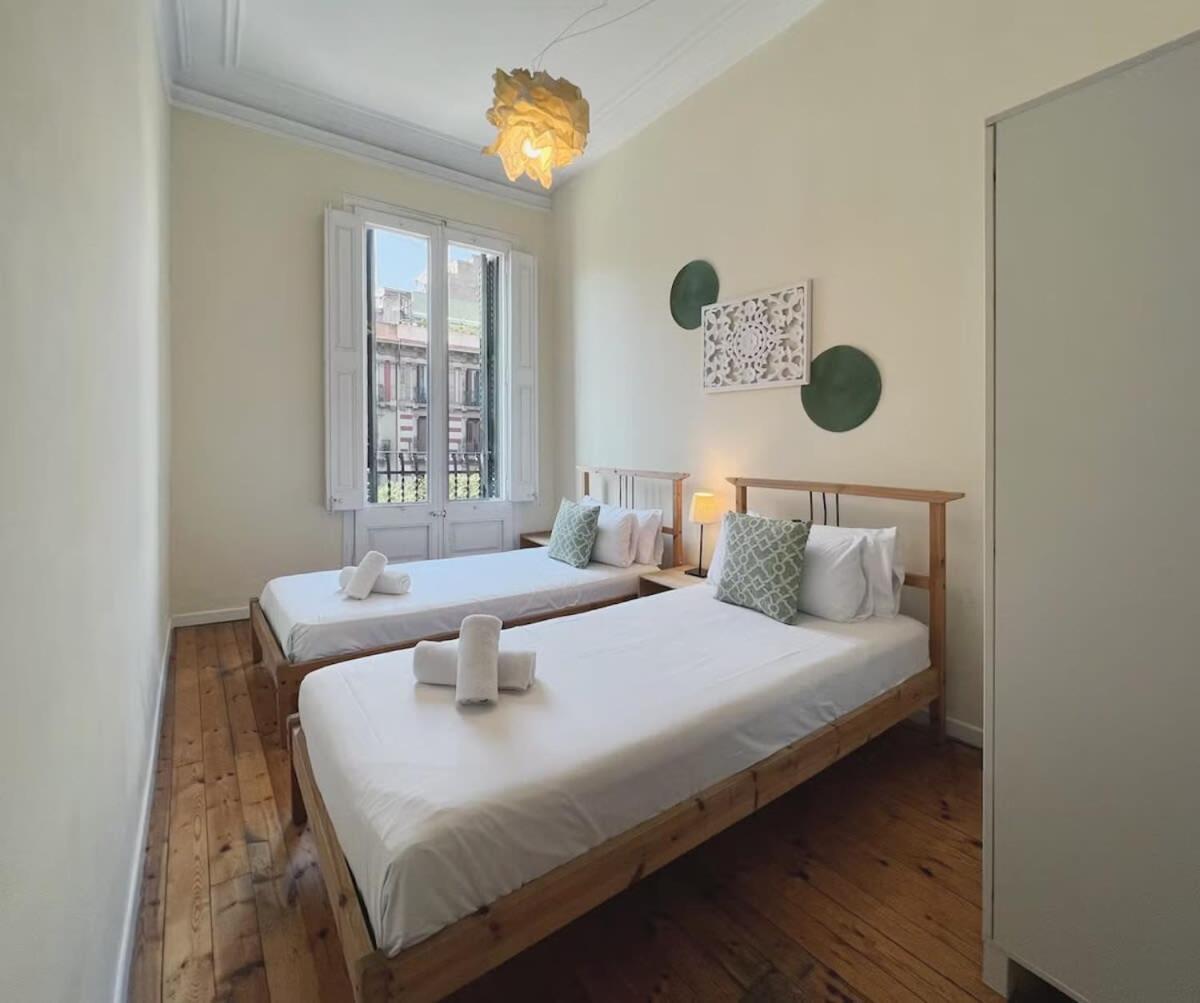 Apartamento Paseo St Joan Classic 4bd For 10 Guests