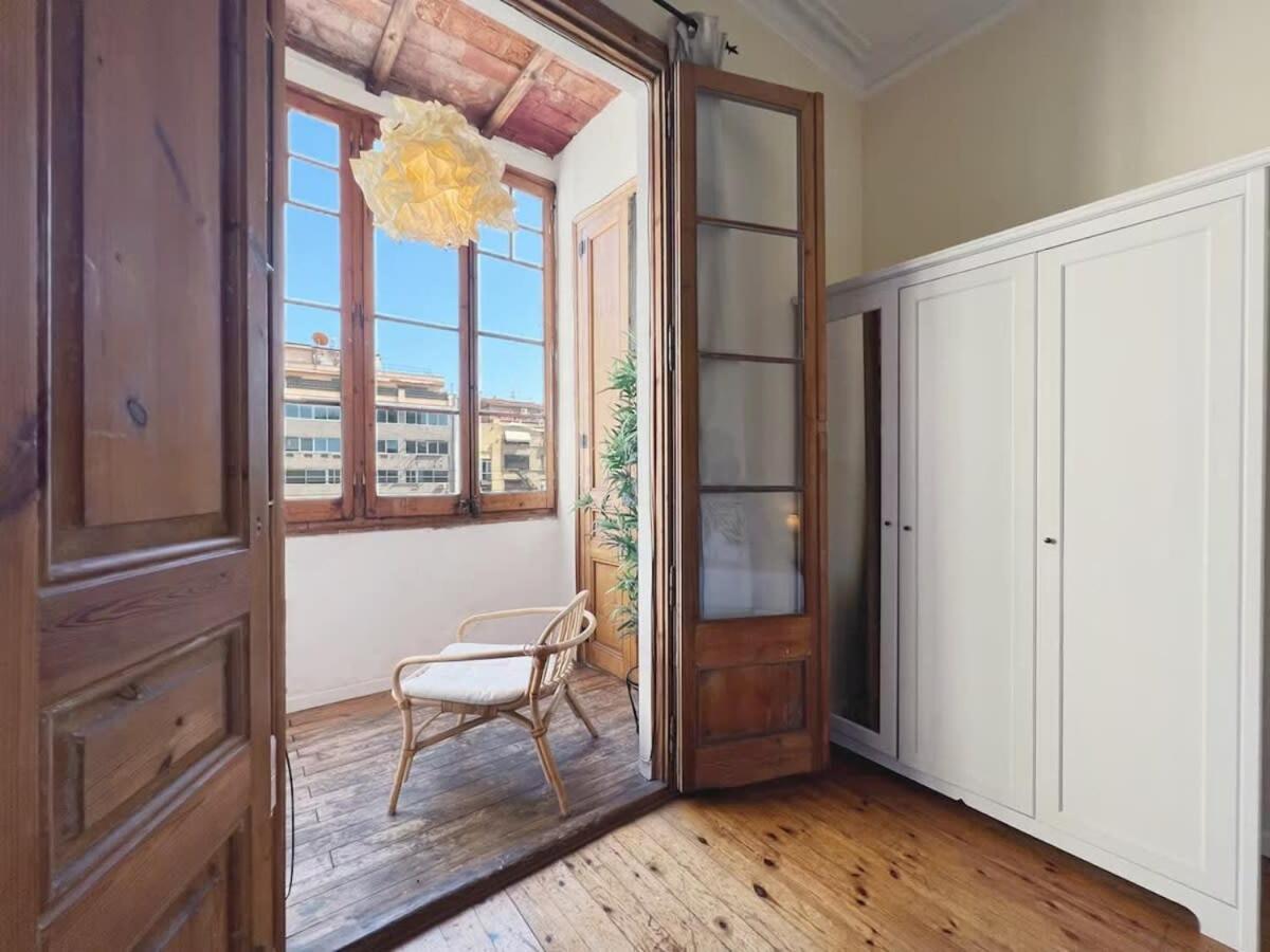 Paseo St Joan Classic 4bd For 10 Guests Apartamento *